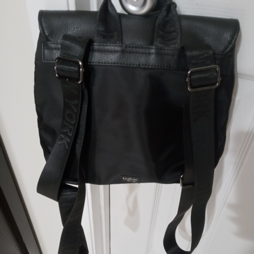 Botkier New York Trigger Backpack - Picture 6 of 10